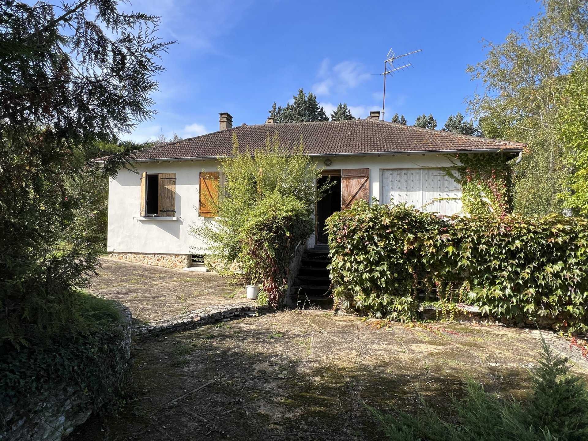 House in Cherisy, Centre-Val de Loire 10956090