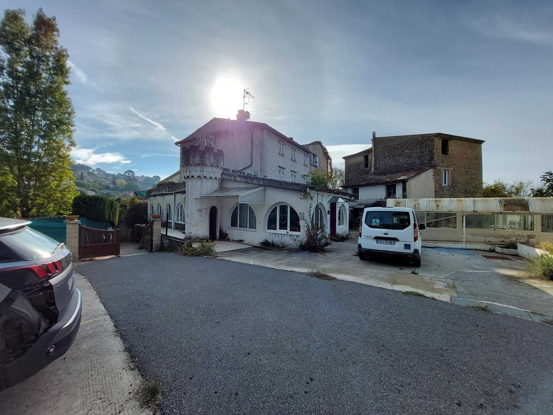 Dom w Berre-les-Alpes, Provence-Alpes-Cote d'Azur 10956130