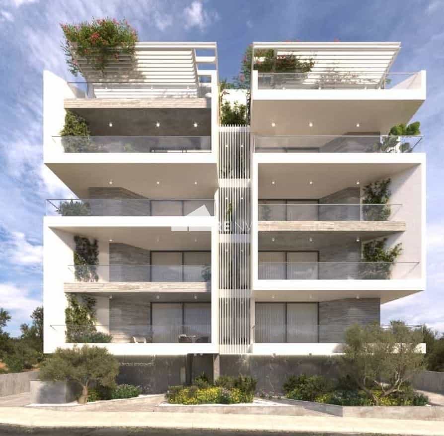 Condominium in Strovolos, Nicosia 10956256