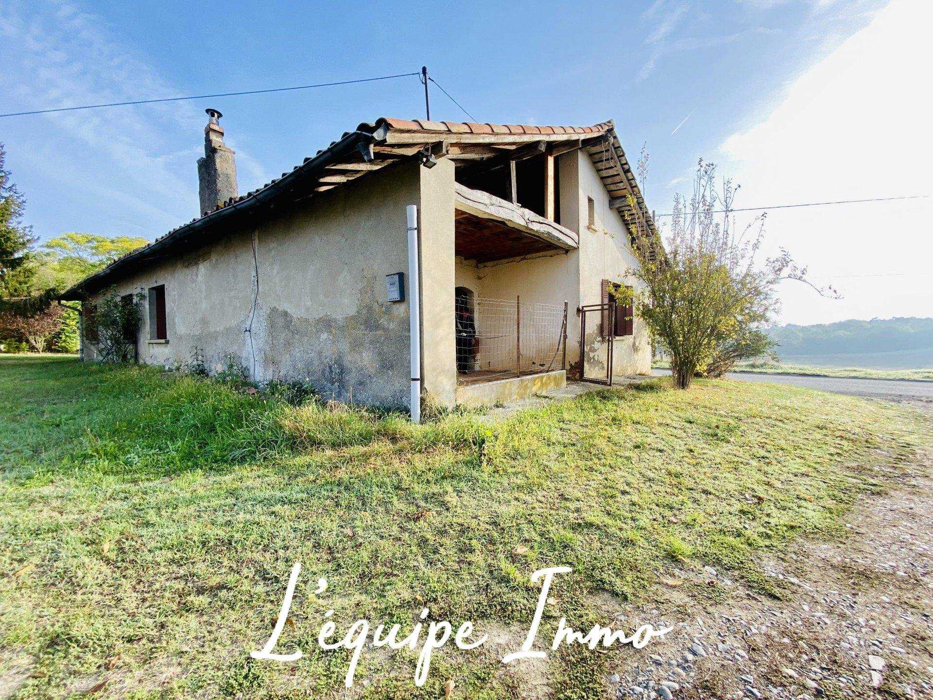 House in L'Isle-Jourdain, Occitanie 10957393