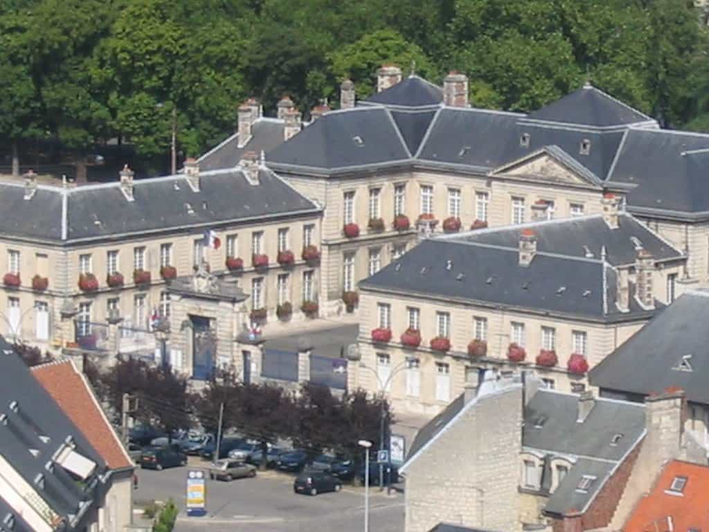 Molteplici case nel Soissons, Aisne 10957410