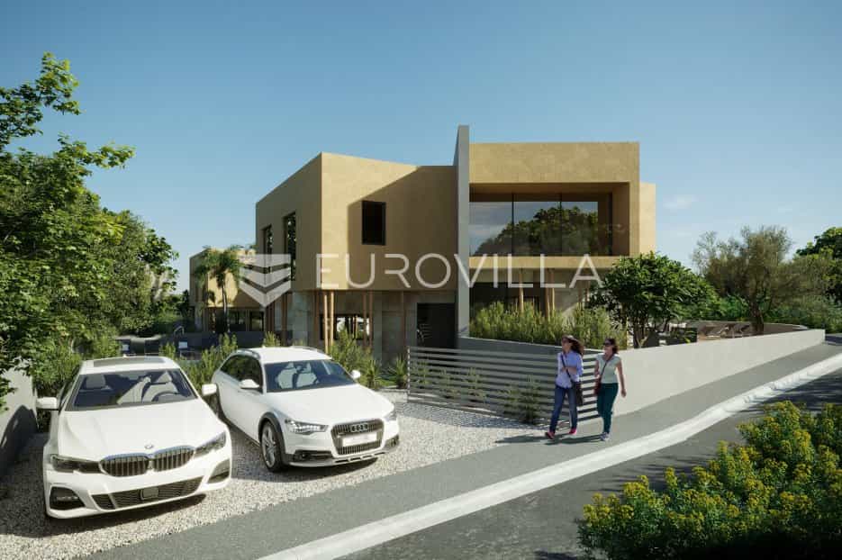 House in Brtonigla, Istarska Zupanija 10957500