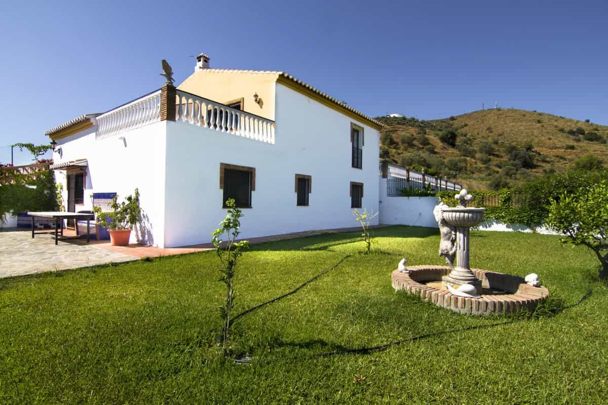 rumah dalam Torrox, Andalusia 10962613