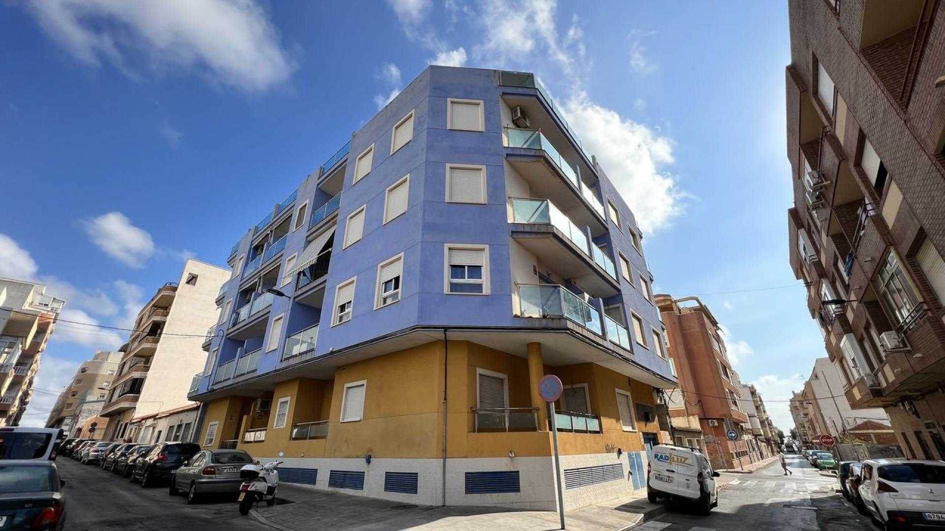 Condominium in El Tocino, Valencia 10962688