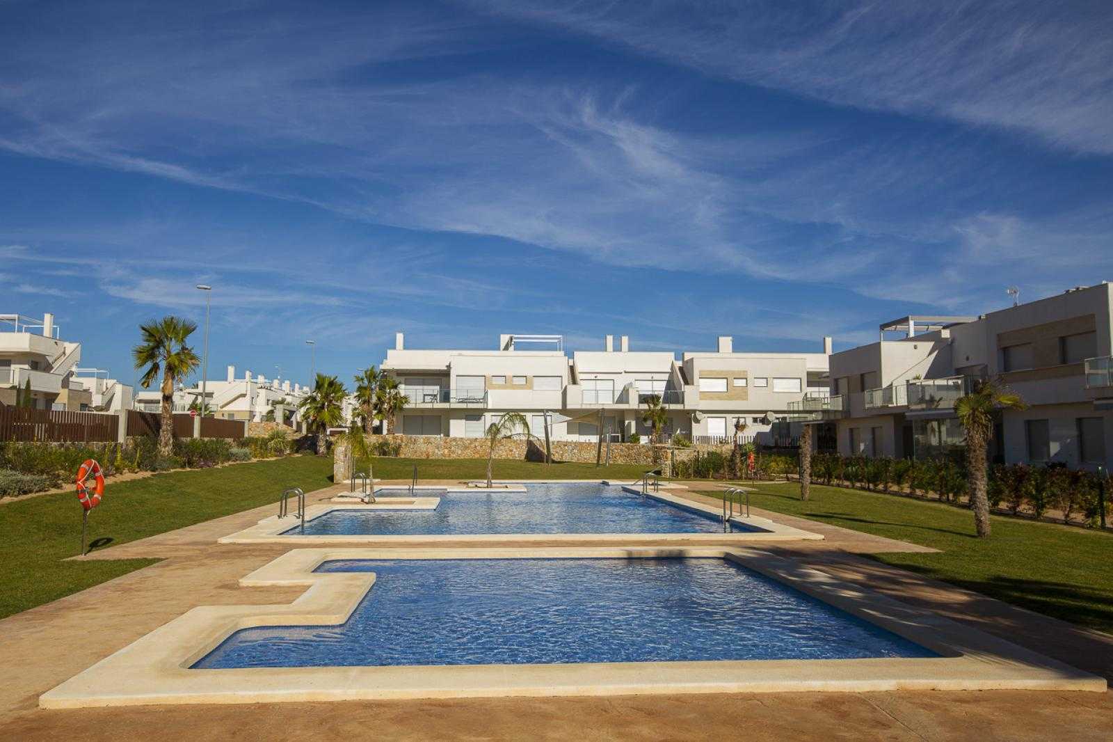 Condominium in Alicante, Valencian Community 10964543