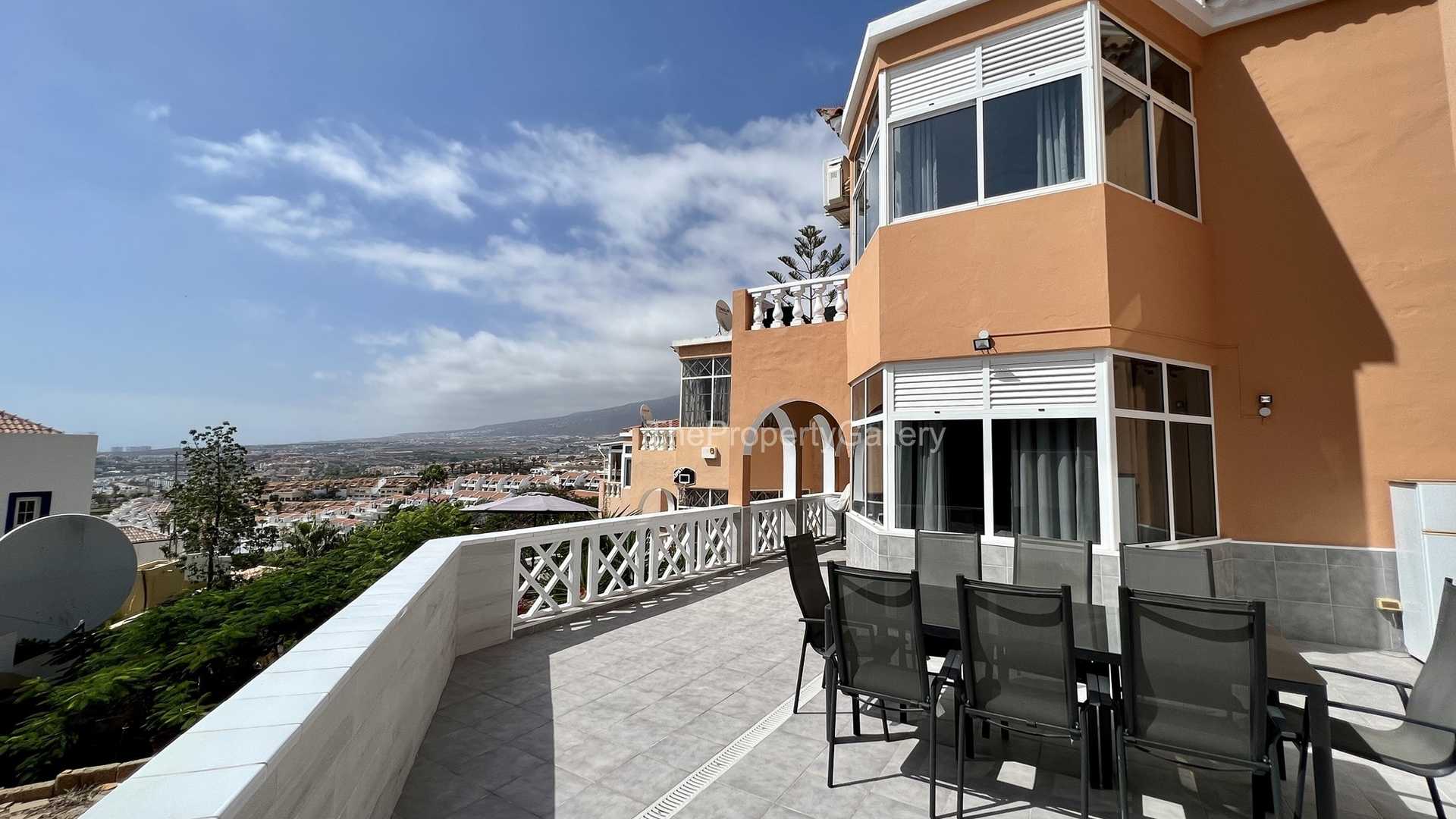 House in El Guincho, Canary Islands 10966405