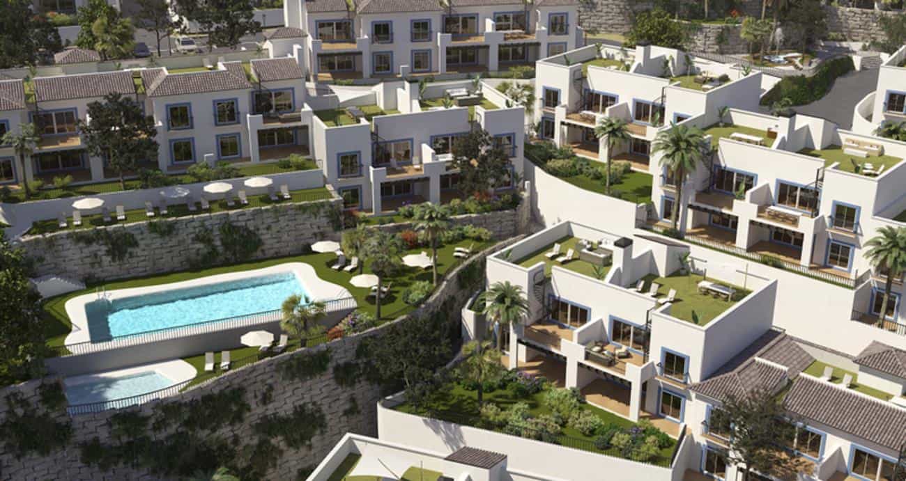 Condominium in Benahavis, Andalusia 10966510