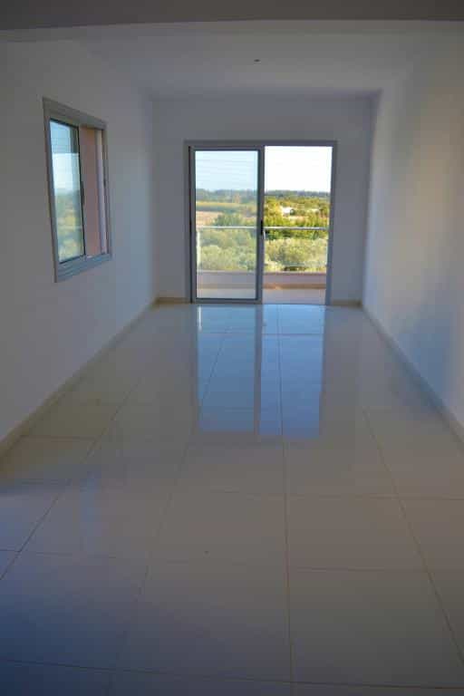 Condominium in Geroskipou, Pafos 10967421