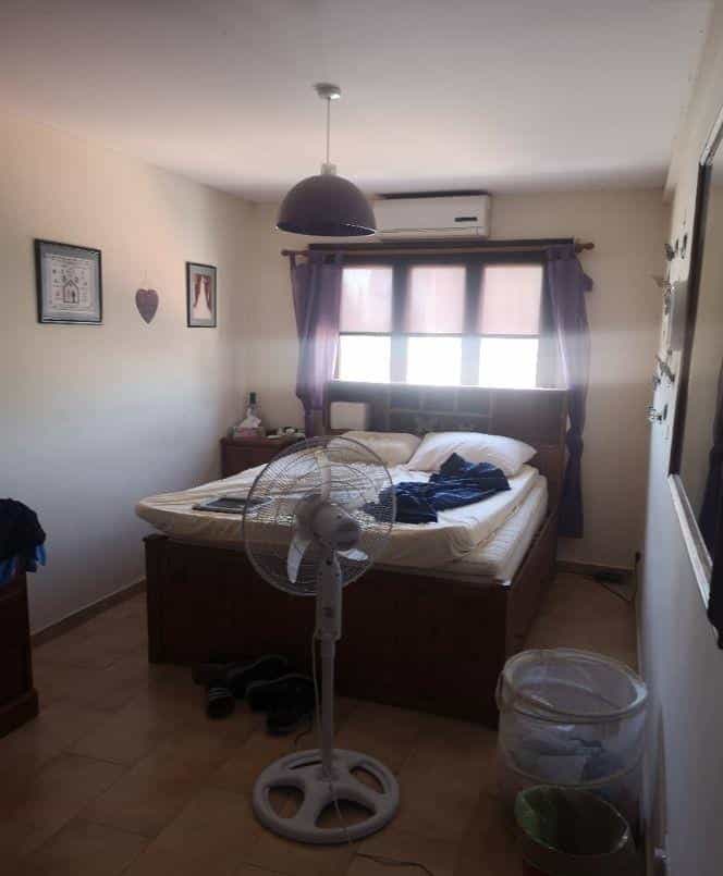 Rumah di Aradippou, Larnaca 10968534