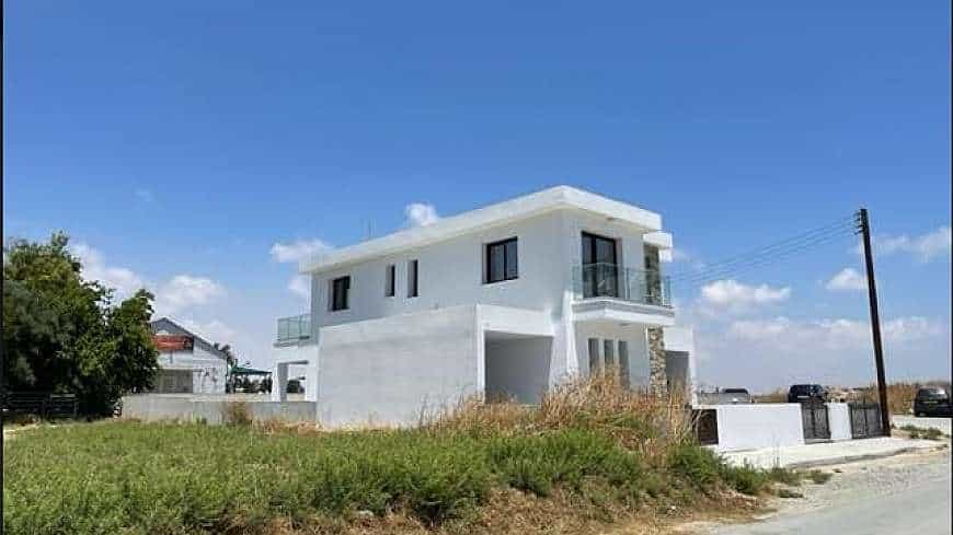 House in Meneou, Larnaca 10968941