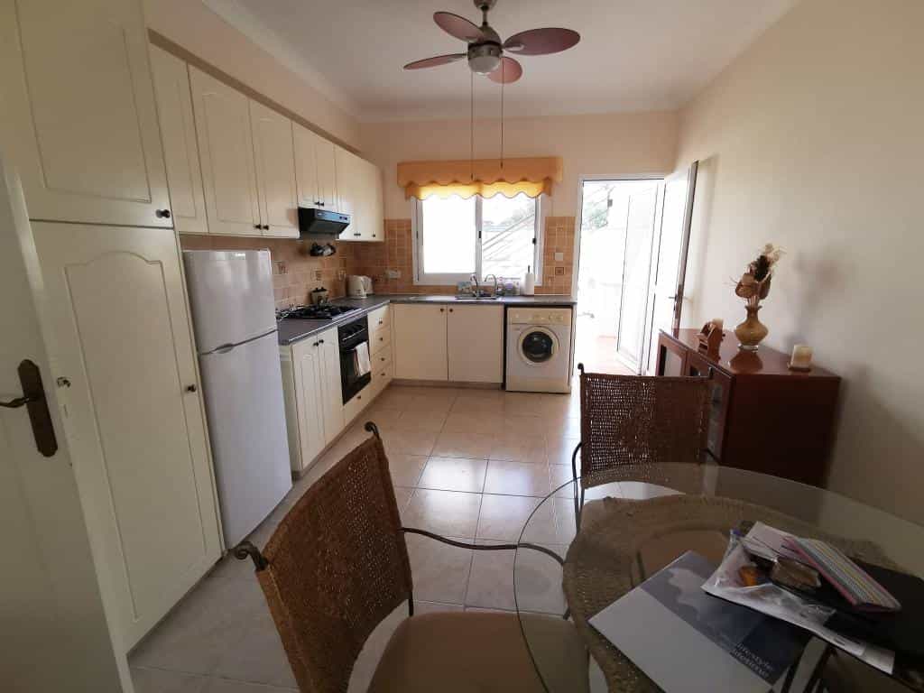 Condominium in Geroskipou, Pafos 10969499
