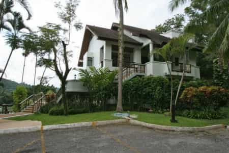 Condominium dans Ban Mai Khao, Phuket 10970668