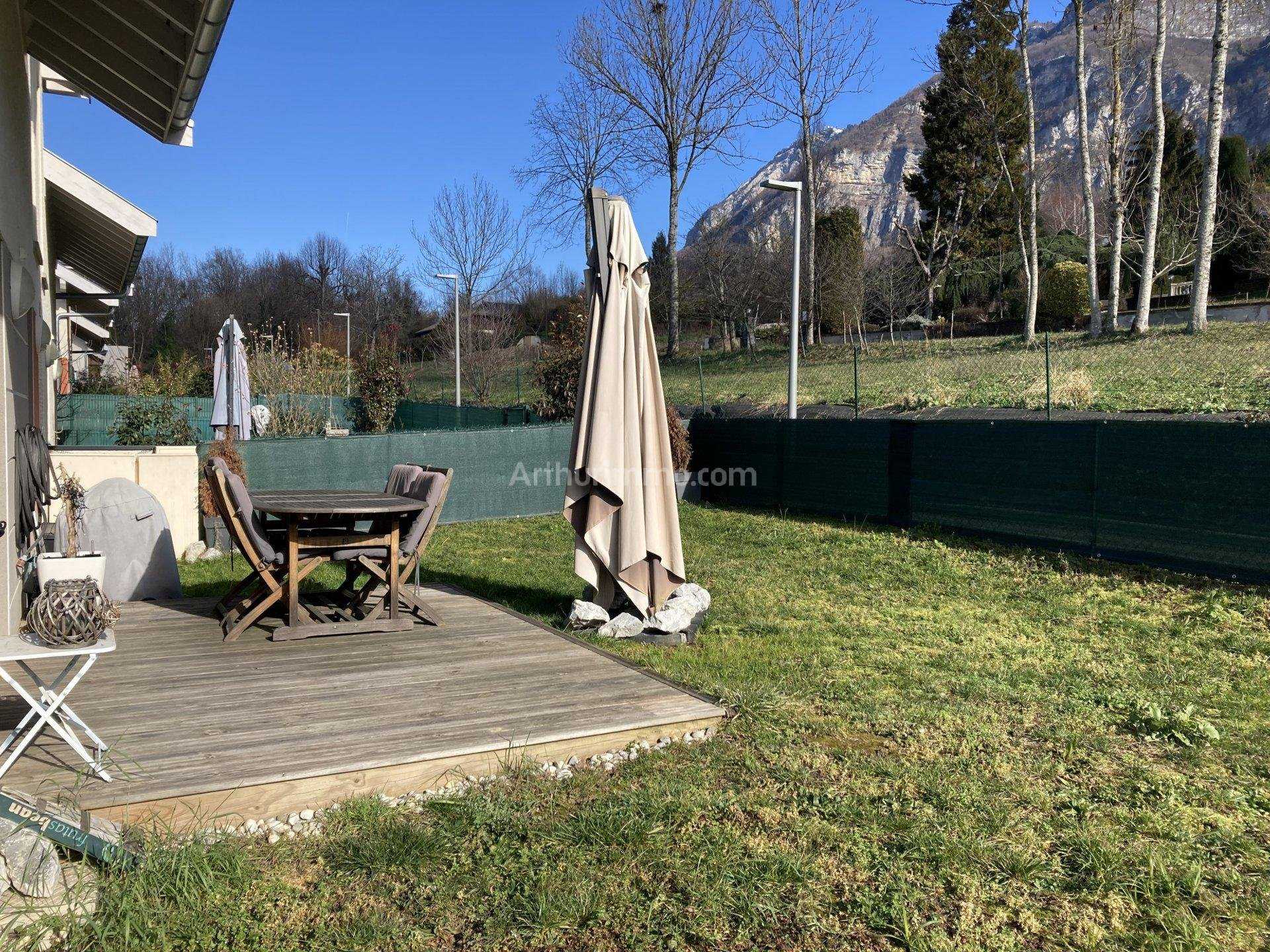 Condominium in Drumettaz-Clarafond, Savoie 10971556