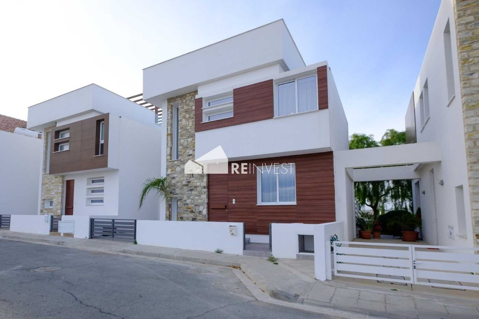 жилой дом в Dromolaxia, Larnaca 10974319