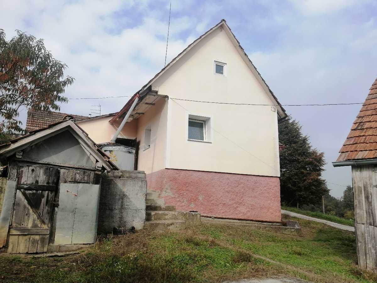Rumah di Cirknica, Sentilj 10974331