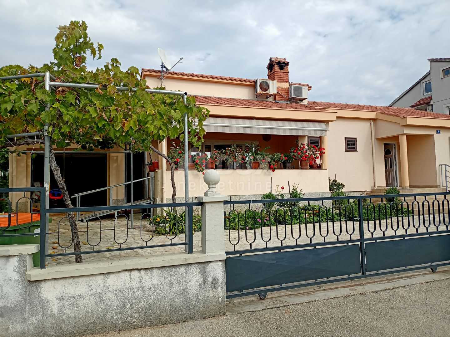 жилой дом в Zadar, Zadar County 10974362