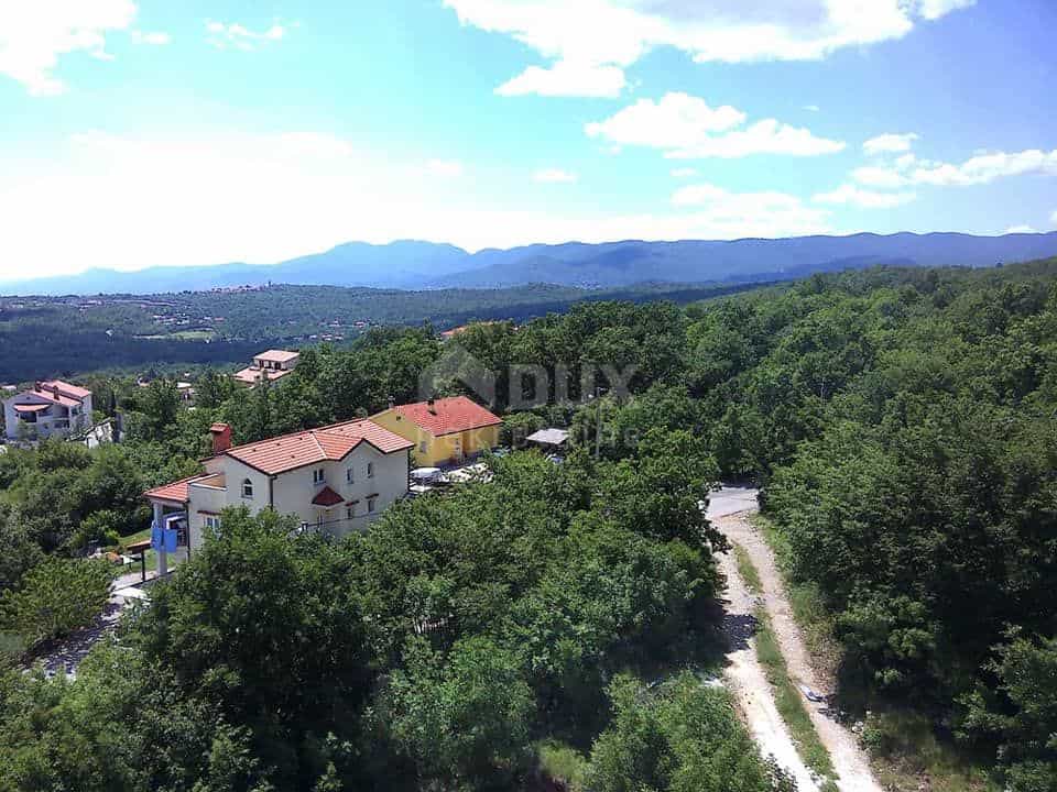 Land im Marcelji, Primorsko-Goranska Zupanija 10974369