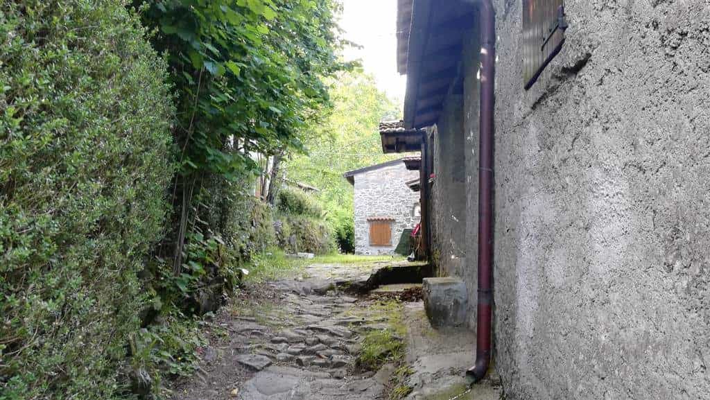 σπίτι σε Fabbriche di Vergemoli, Toscana 10975499