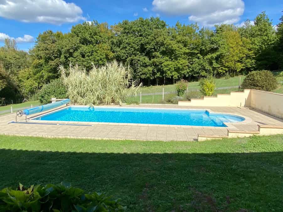 House in Creysse, Nouvelle-Aquitaine 10975538