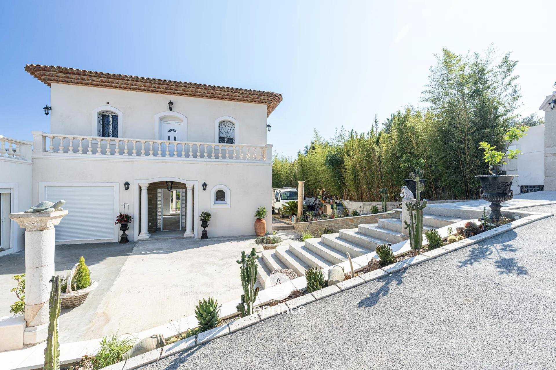 Hus i Saint-Roman, Provence-Alpes-Cote d'Azur 10975740
