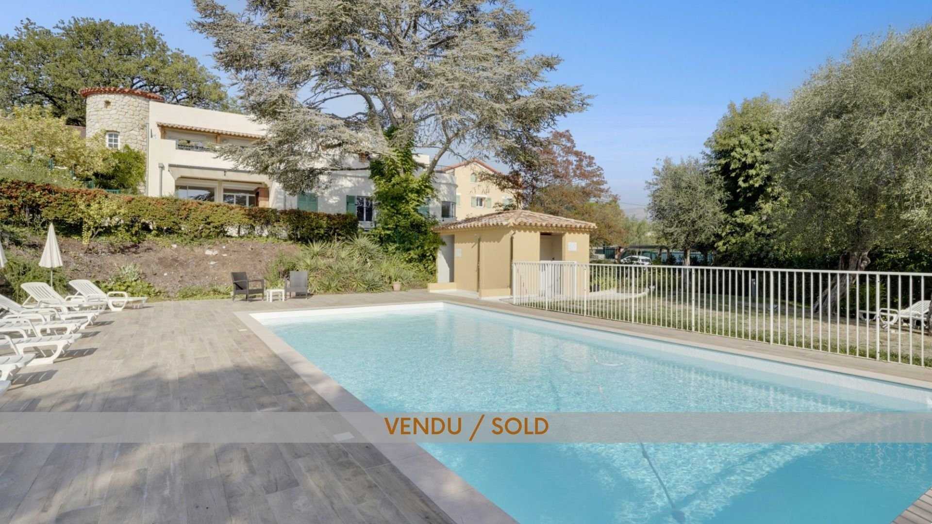 Condominium in Le Plan, Provence-Alpes-Cote d'Azur 10975742