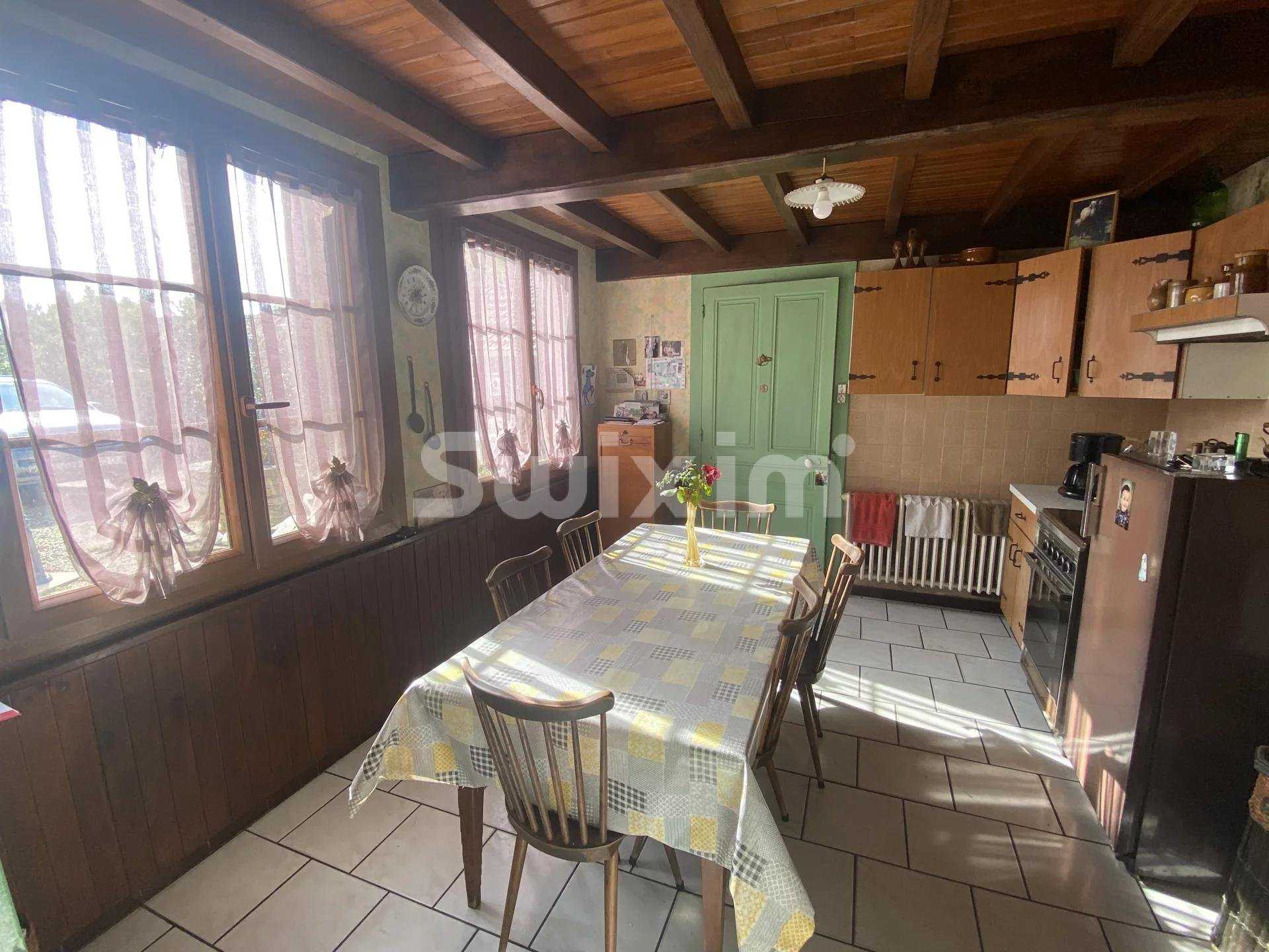 σπίτι σε Bletterans, Bourgogne-Franche-Comte 10975746