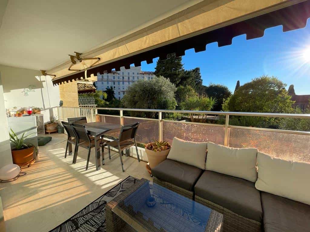 Condominium in Le Cannet, Provence-Alpes-Côte d'Azur 10975756