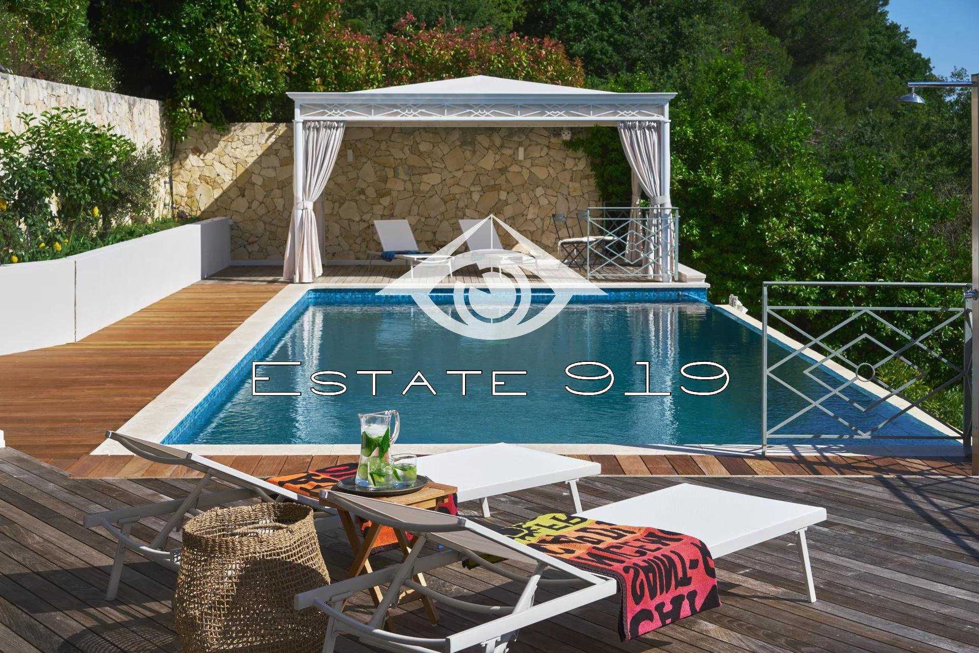 rumah dalam Le Suquet, Provence-Alpes-Cote d'Azur 10975760