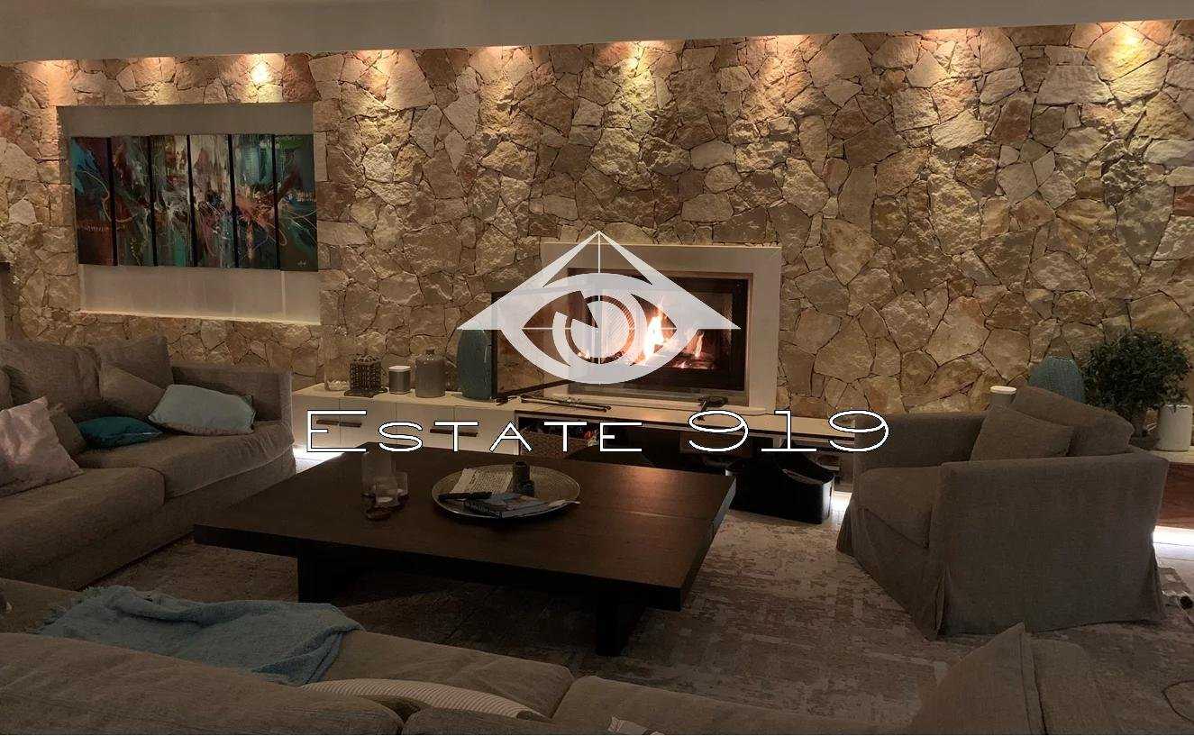 House in Cannes, Alpes-Maritimes 10975760