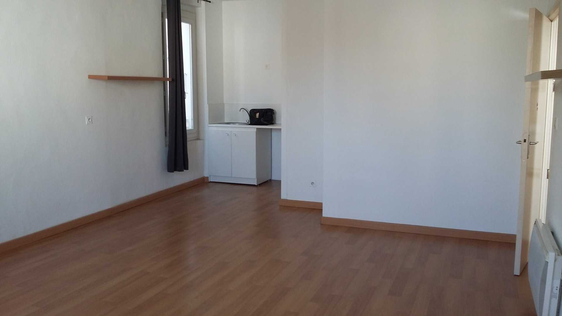 公寓 在 Pertuis, 普羅旺斯-阿爾卑斯-藍色海岸 10975770