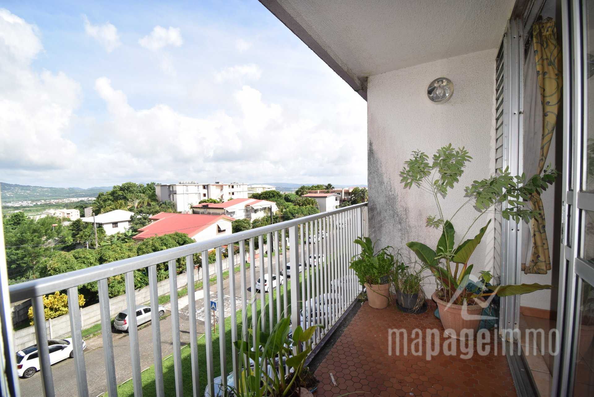Condominium in Le Lamentin, Martinique 10975778