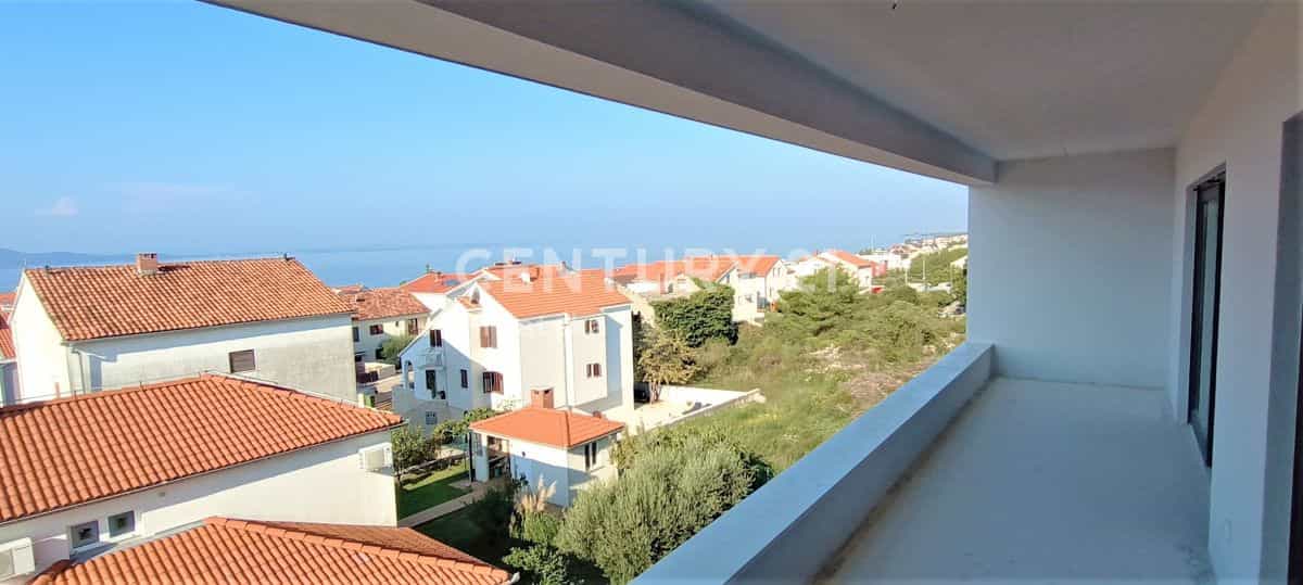 Condominium in Zadar, Zadar County 10975903