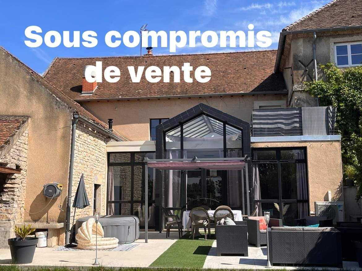 House in Montrichard, Centre-Val de Loire 10977148