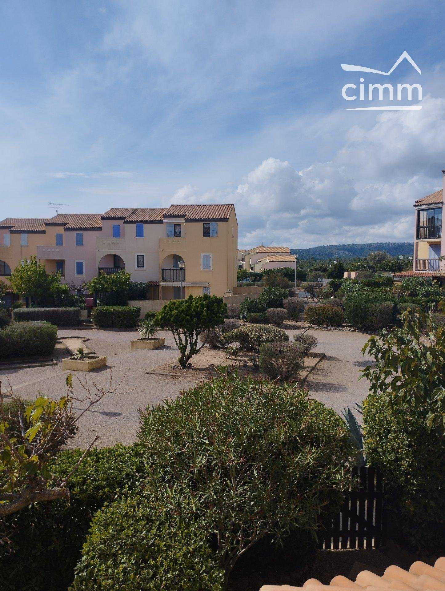 Condominium in Saint-Pierre-la-Mer, Aude 10977156