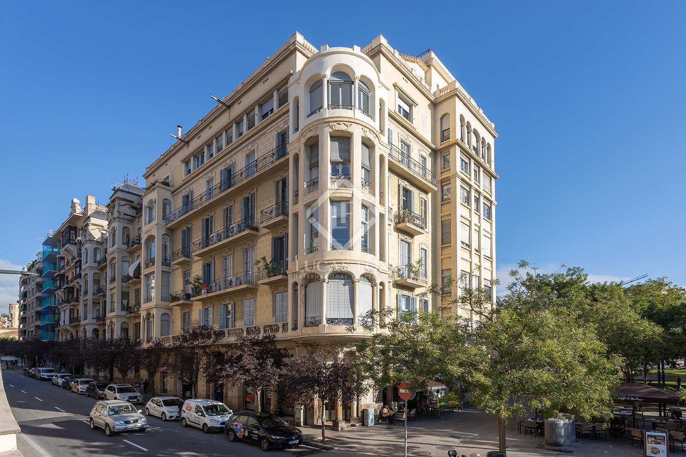 Eigentumswohnung im Barcelona, Catalonia 10977264