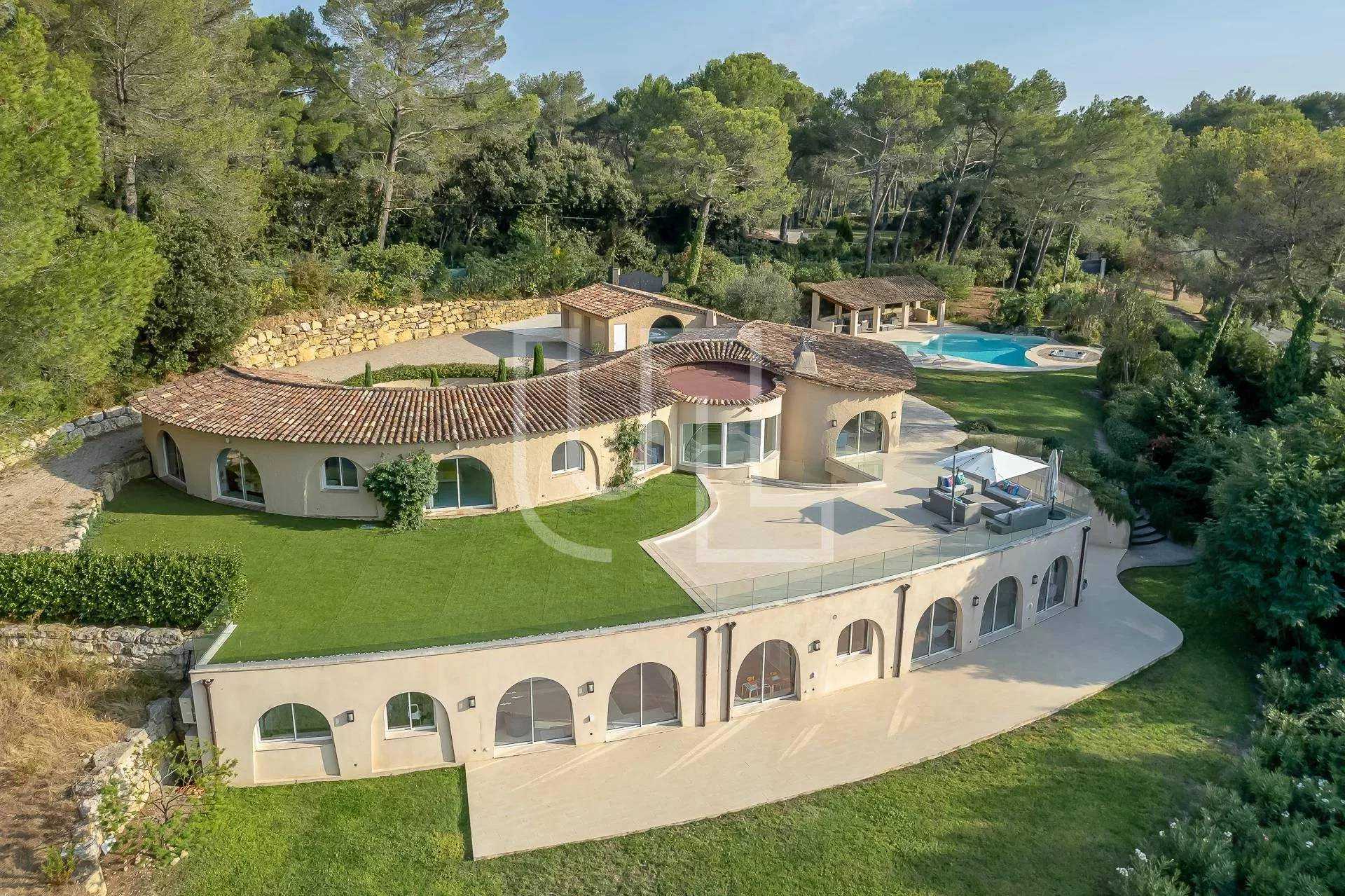 casa no Mouans-Sartoux, Provence-Alpes-Côte d'Azur 10977281