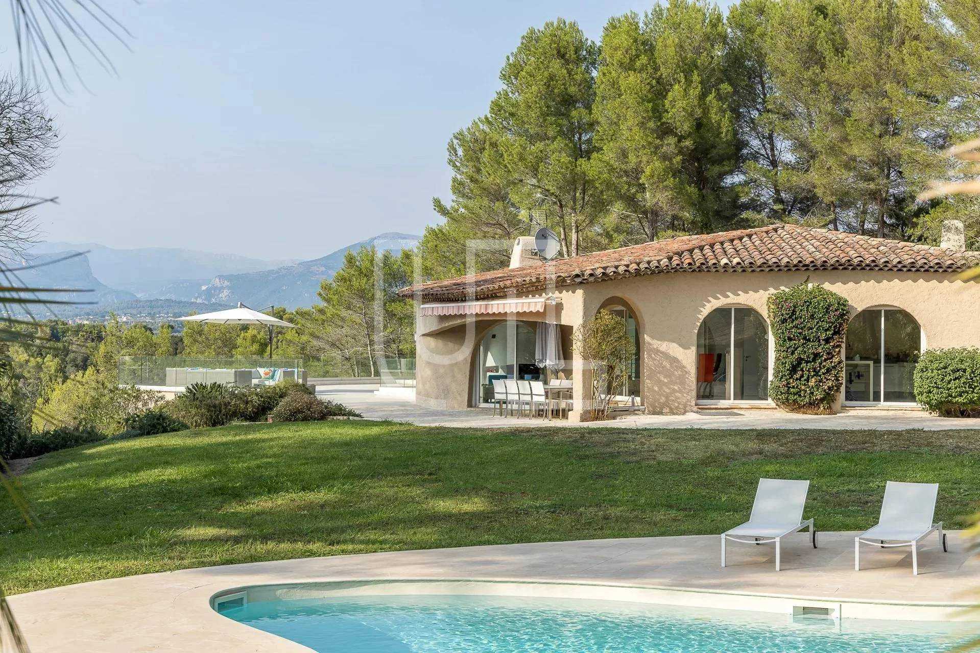 房子 在 Mouans-Sartoux, Provence-Alpes-Côte d'Azur 10977281