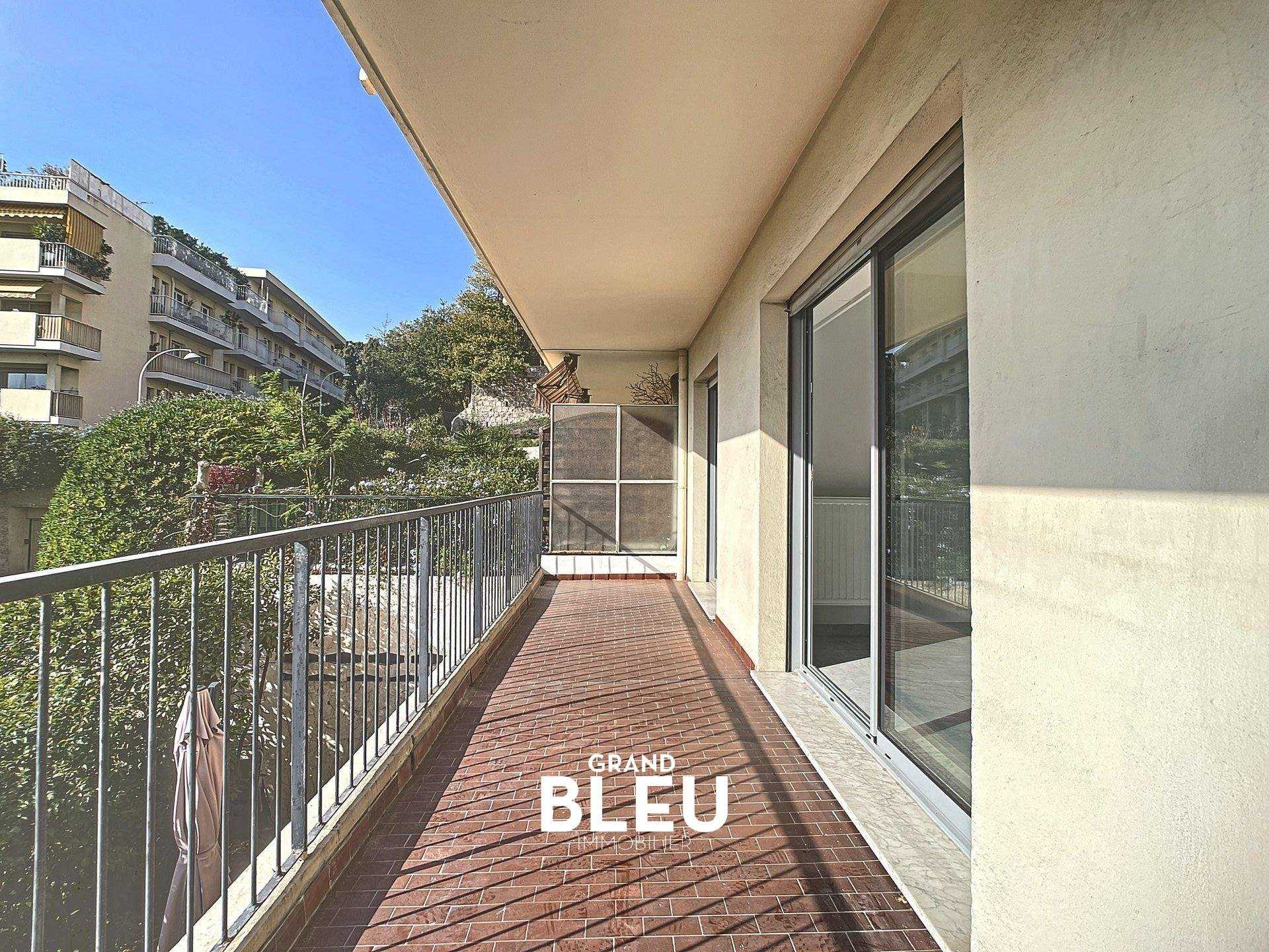 Condominium in Nice, Provence-Alpes-Cote d'Azur 10979041