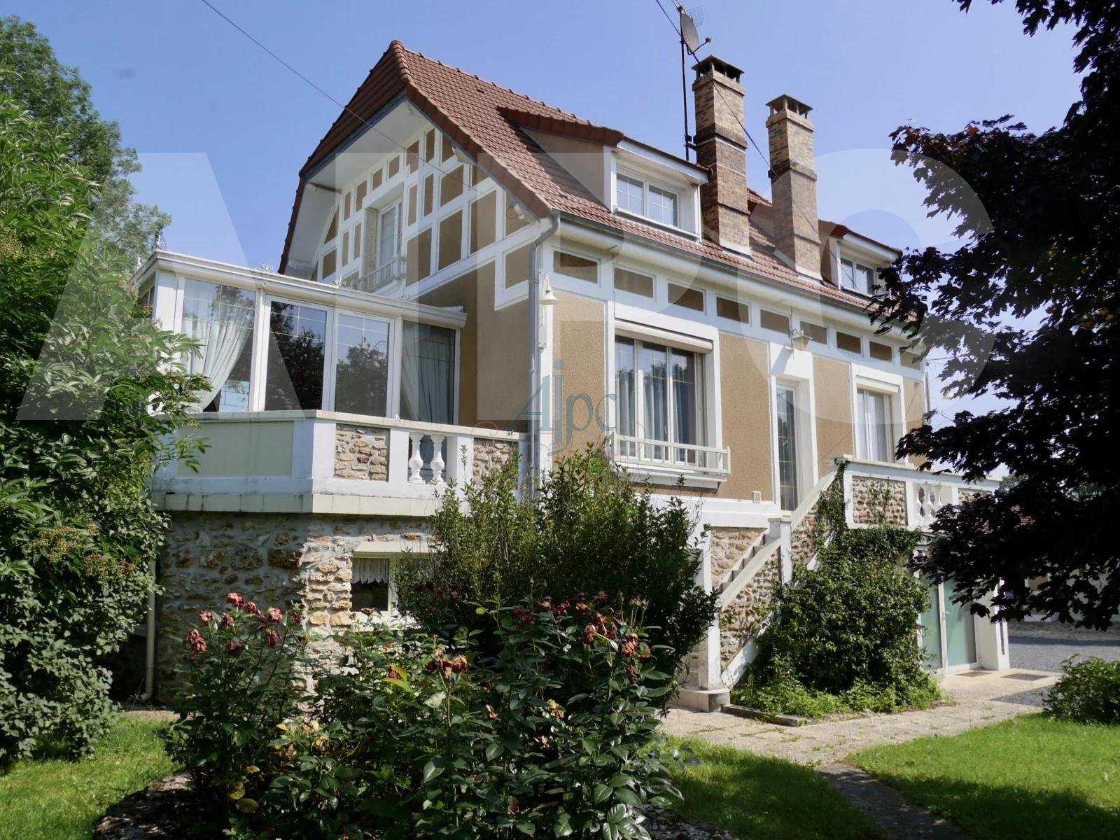 Будинок в Coulommiers, Ile-de-France 10979067