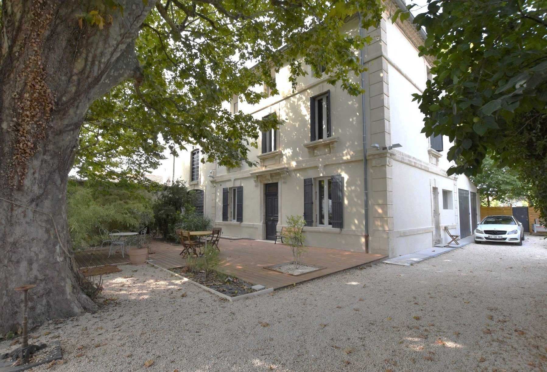 Residentieel in Cabannes, Bouches-du-Rhône 10979081