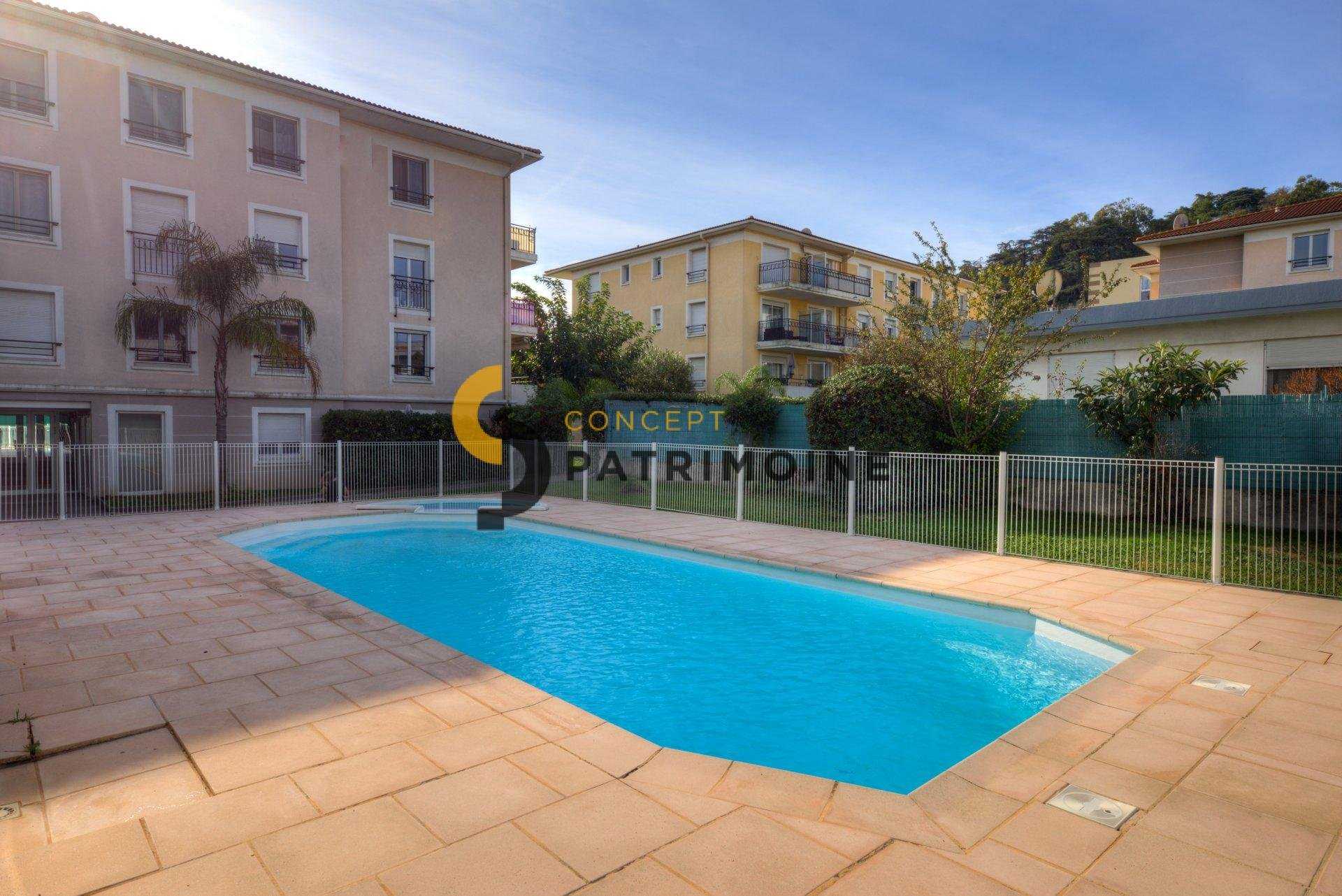 公寓 在 Bastide Giraud, Provence-Alpes-Cote d'Azur 10979091