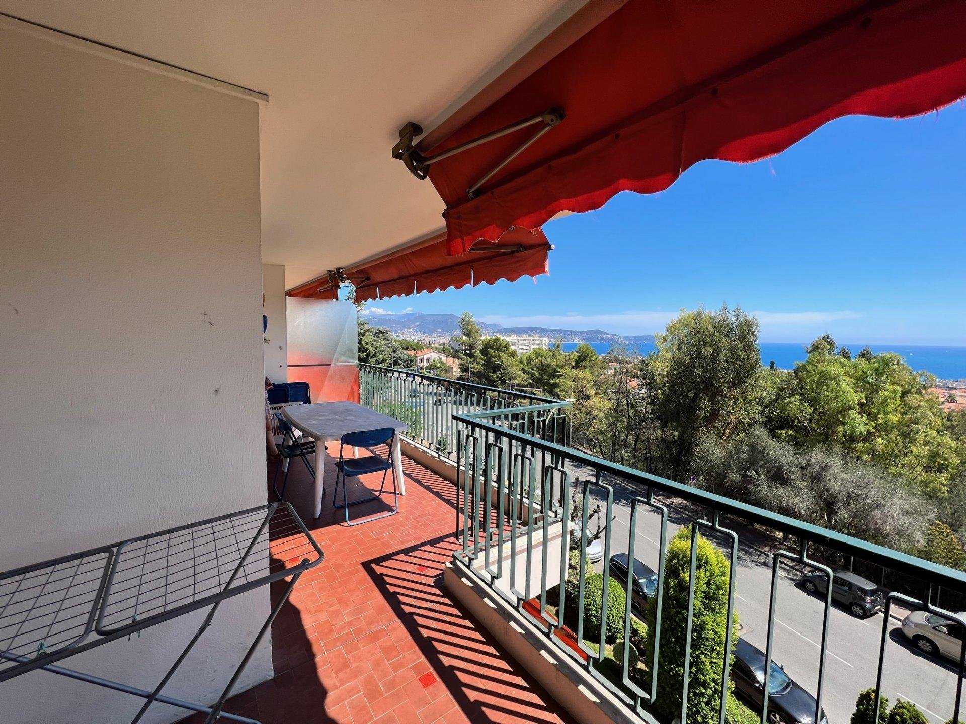 Condominium dans La Californie, Provence-Alpes-Côte d'Azur 10979098