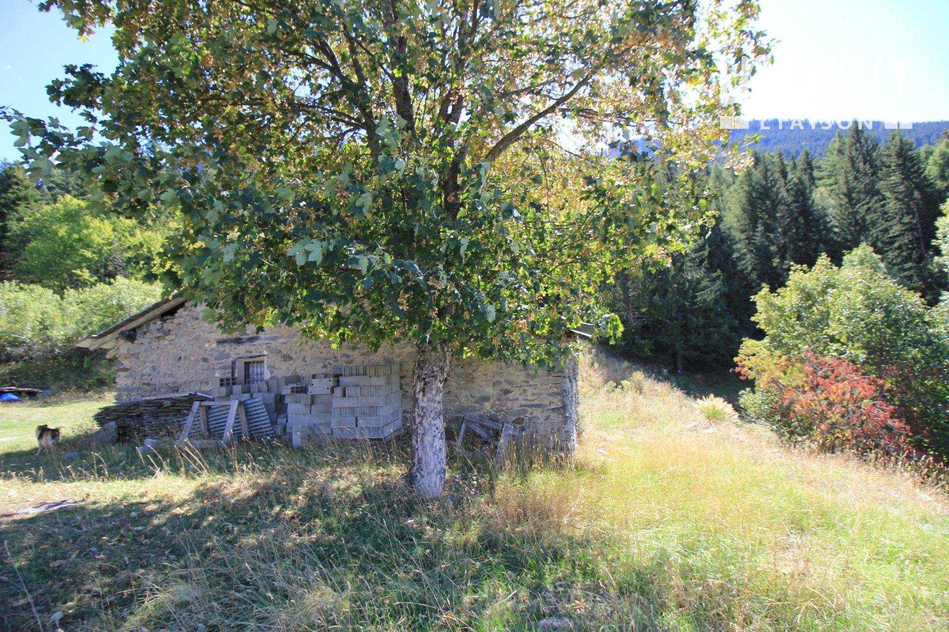 Dom w Saint-Michel-de-Maurienne, Owernia-Rodan-Alpy 10979116