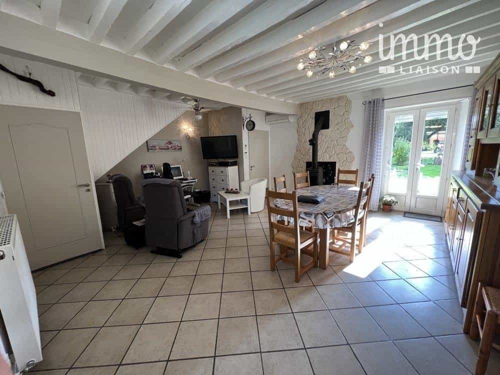 House in Champigny-en-Beauce, Centre-Val de Loire 10979118