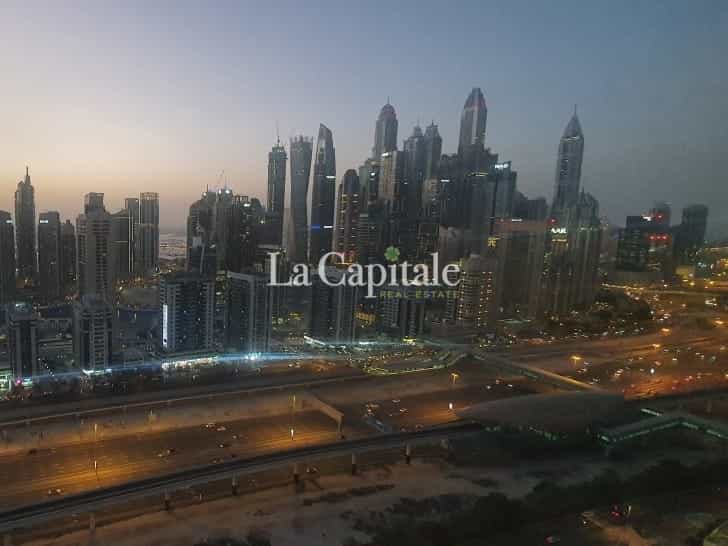 Condominium in Dubai, Dubai 10979169