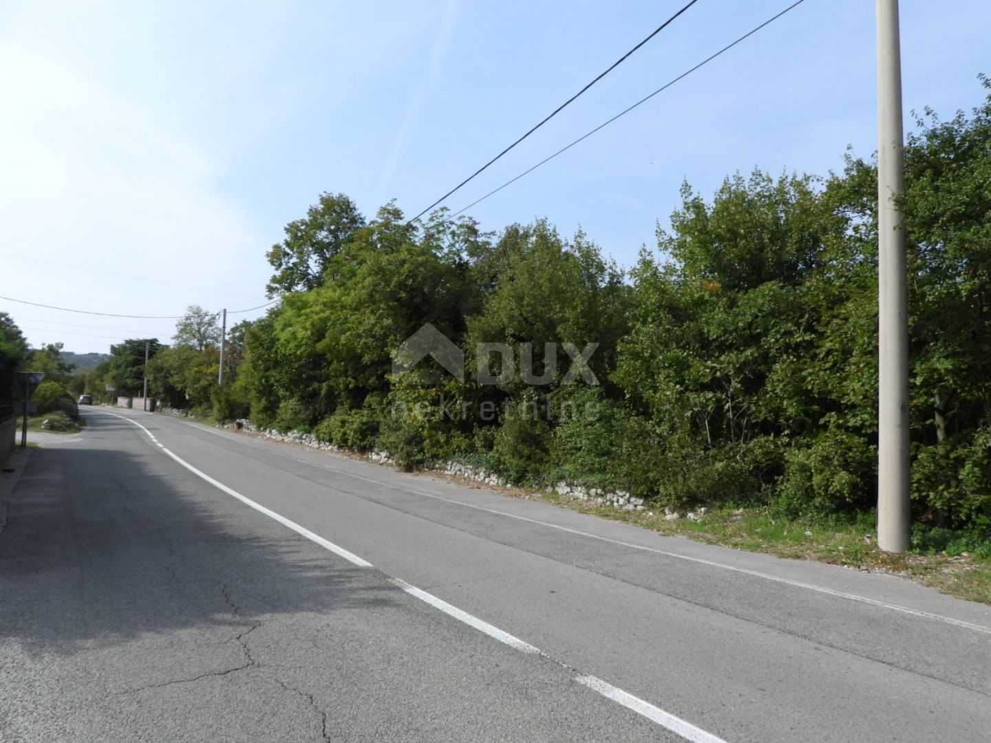 Terre dans Kukuljanovo, Primorje-Gorski Kotar County 10979229