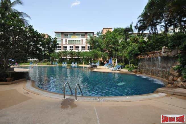 Condominium in Ban Dong Kham, Phuket 10981503