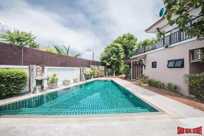 Будинок в Chalong, Phuket 10981553