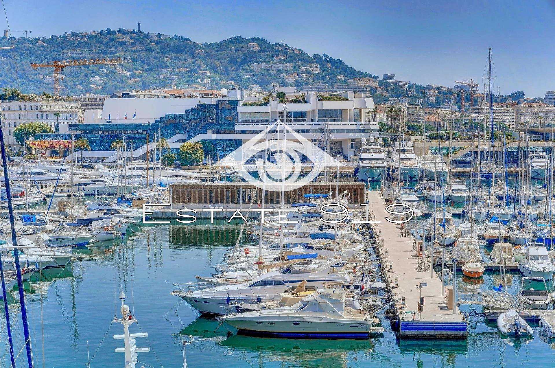 Кондоминиум в Cannes, Alpes-Maritimes 10981665