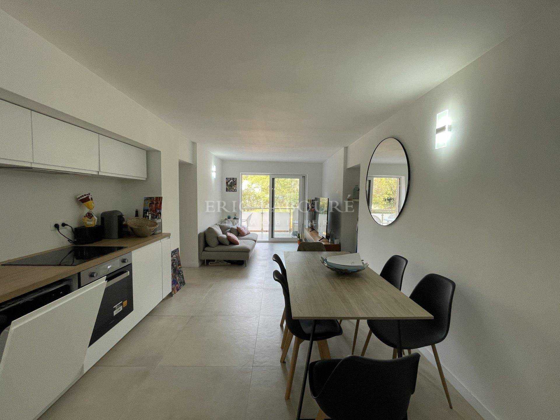 Condominium in Plascassier, Provence-Alpes-Cote d'Azur 10981681